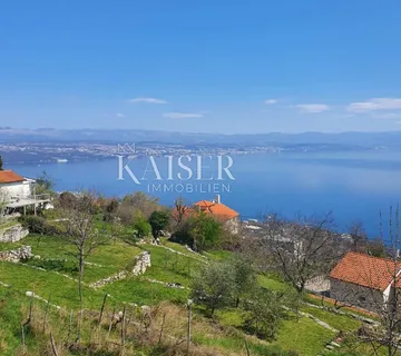Opatija, Lovran - Kuća sa pogledom na more, sa tri stana 300 m2