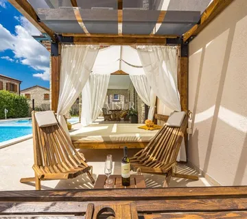 Svetvinčenat - rustikalna vila s bazenom, 160 m2 - cover