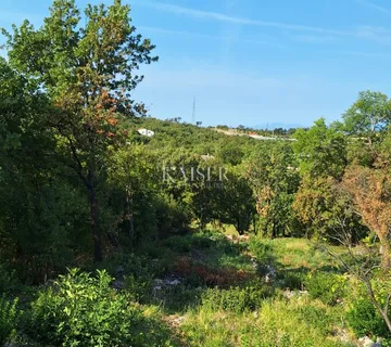 Hreljin- gradevinski teren 737 m2, na odličnoj lokaciji - Hreljin, Bakar