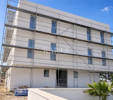 Zadar – Privlaka | Prizemni stan s vrtom i pogledom na more