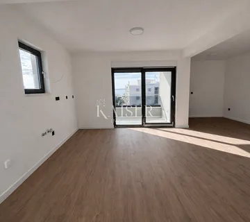 Zadar – Privlaka | Apartman s krovnom terasom i pogledom, 200 m od mora