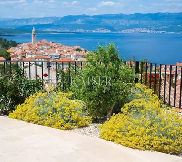 Otok Krk, Vrbnik- moderna vila 127m2 panoramskim pogledom