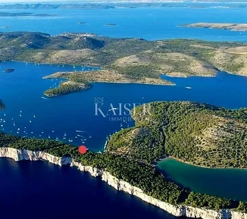 Dugi otok- Jedinstvena poslovno-stambena zgrada u Parku prirode Telašćica na plaži - Sali