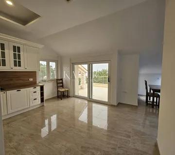 Otok Krk, Njivice - apartman "A" u novogradnji 68m2 - cover