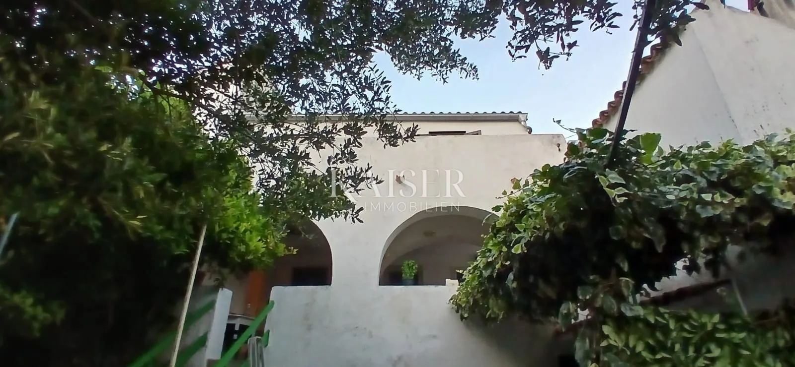 Otok Cres-Lošinj, Osor, bivši samostan, 50 m od mora - cover