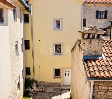 Istra, Medulin- Šarmantna kamena kuća 66m2 blizu mora