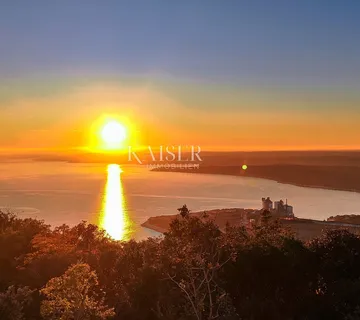 Istra, Labin - građevinsko zemljište nedaleko od mora, 5.600 m2 - cover