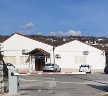 Kostrena, Urinj, poslovna zgrada - cover