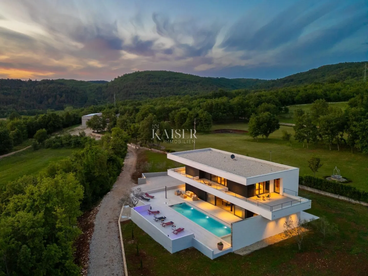 Istra - Grožnjan, spektakularna dizajnerska vila u idiličnoj istarskoj kulisi - cover