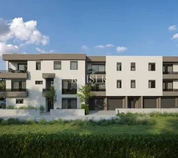 Istra, Pula- moderan trosoban stan 100m2 s garažom