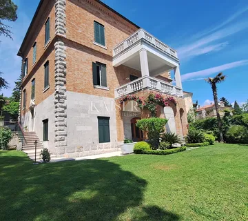 Opatija, ekskluzivan stan na top lokaciji prvi red do mora