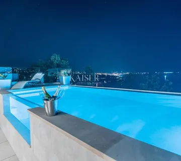 Opatija, Exclusivan stan s vanjskim bazenom i otvorenim pogledom na Kvarner - cover