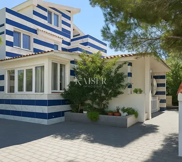 Vir | Kuća s 6 apartmanskih jedinica i garažom – 200 m od mora - cover