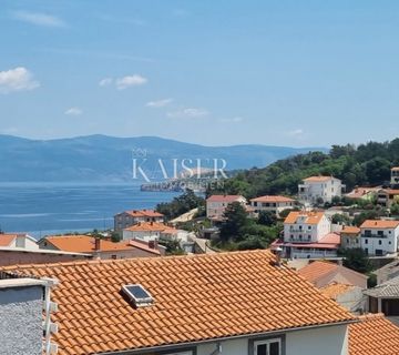 Otok Krk, Vrbnik - kuća 120m2, centar, s pogledom na more - cover