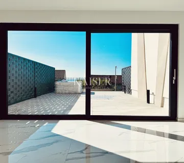 Opatija, Pobri – Luksuzan dvoetažni stan s okućnicom i pogledom na more (S2) - cover