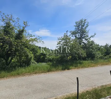 Grožnjan, Istra, okolica, prekrasno građevinsko zemljište za izgradnju vila sa bazenima