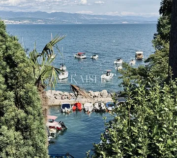 Opatija – Garsonijera od 15 m2 u centru, 1. red do mora - cover