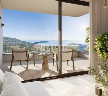 Primošten -Veličanstveni Penthouse s jacuzzijem i panoramskim pogledom