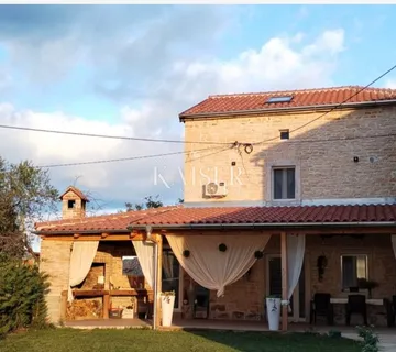 Istra, Barban - renovirana kuća sa bazenom