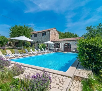 Istra - Žminj - kamena vila s bazenom, 350 m2