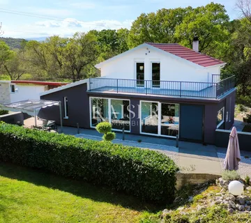 Rijeka, Sveti Kuzam, moderna obiteljska kuća - cover