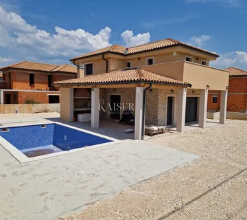 Istra - Juršići - kuća s bazenom, 155 m2 - Juršići, Svetvinčenat