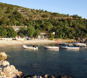 Senj, Bunica – Kuća s devet apartmana 100 metara od plaže  - cover