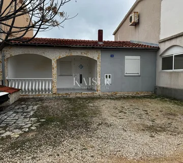 Zadar, Vir kuca s potecijalom 100m od mora  - cover