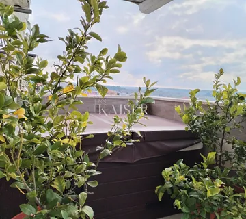 Istra, Novigrad, stan 115m2 sa bezenom i pogledom na more - cover