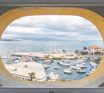 Opatija, centar, dvosoban stan I red do mora - cover
