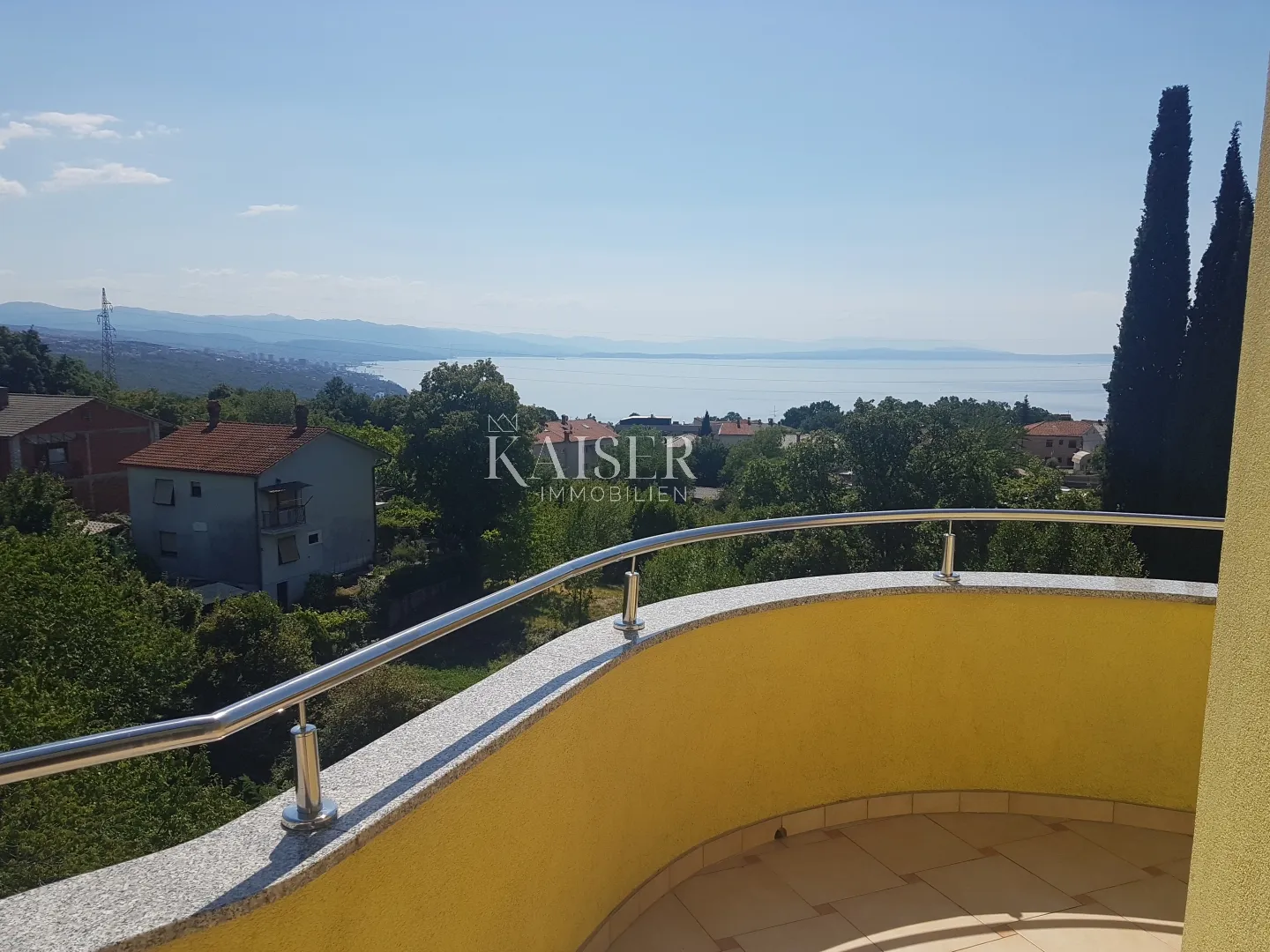 Matulji - kuća s apartmanima - cover