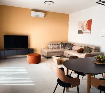 Istra, Pomer- moderna vila 188m2 samo 200m od mora - cover