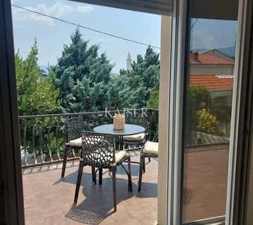 Novi Vinodolski - najam, stan 2S+DB sa velikom terasom i garažom