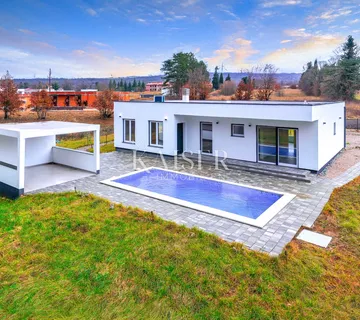 Istra, Labin - novogradnja s bazenom u prirodi, 137 m2