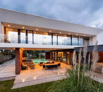 Istra, Medulin - zapanjujuća vila nedaleko mora, 500 m2 - cover