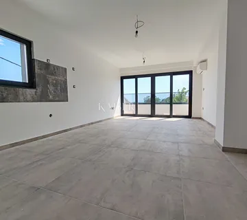 VIŠKOVO, MARINIĆI - Novogradnja 1S+DB - 61 M2 s prostranim balkonom - cover