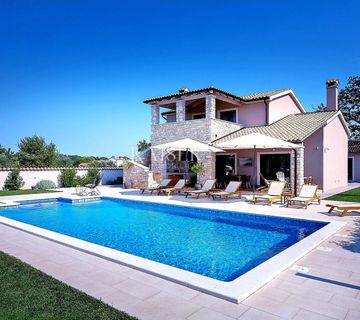 Istra - Marčana, vila s bazenom, 280 m2 - cover