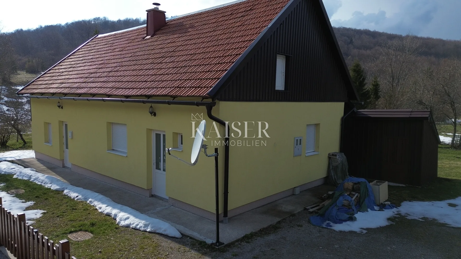 Mrkopalj - duplex kuća sa okućnicom, prilika! - cover