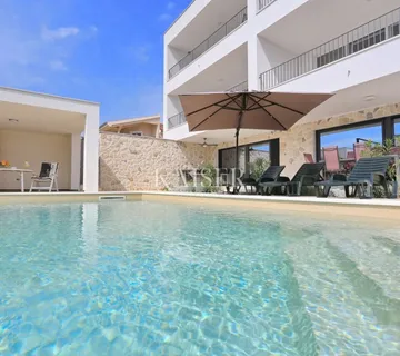 Sukošan, Zadar - Prostrani dvosobni apartman s dvije lođe i pogledom na more - cover