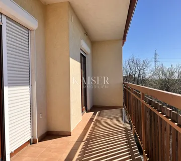 Rijeka, Marinići - kuća s poslovnim prostorom na frekvetnoj lokaciji - cover