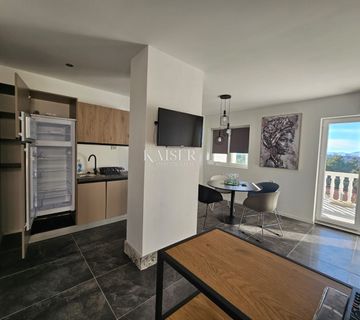 Otok Krk, Omišalj - apartmanska kuća, 100m od mora - cover