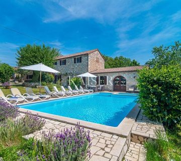 Istra - Žminj - kamena vila s bazenom, 350 m2 - cover
