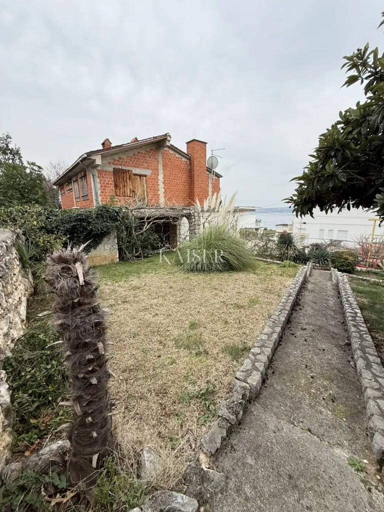 Dramalj, etaža kuće s potencijalom - cover