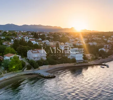 Maslenica - kuća prvi red do mora - cover