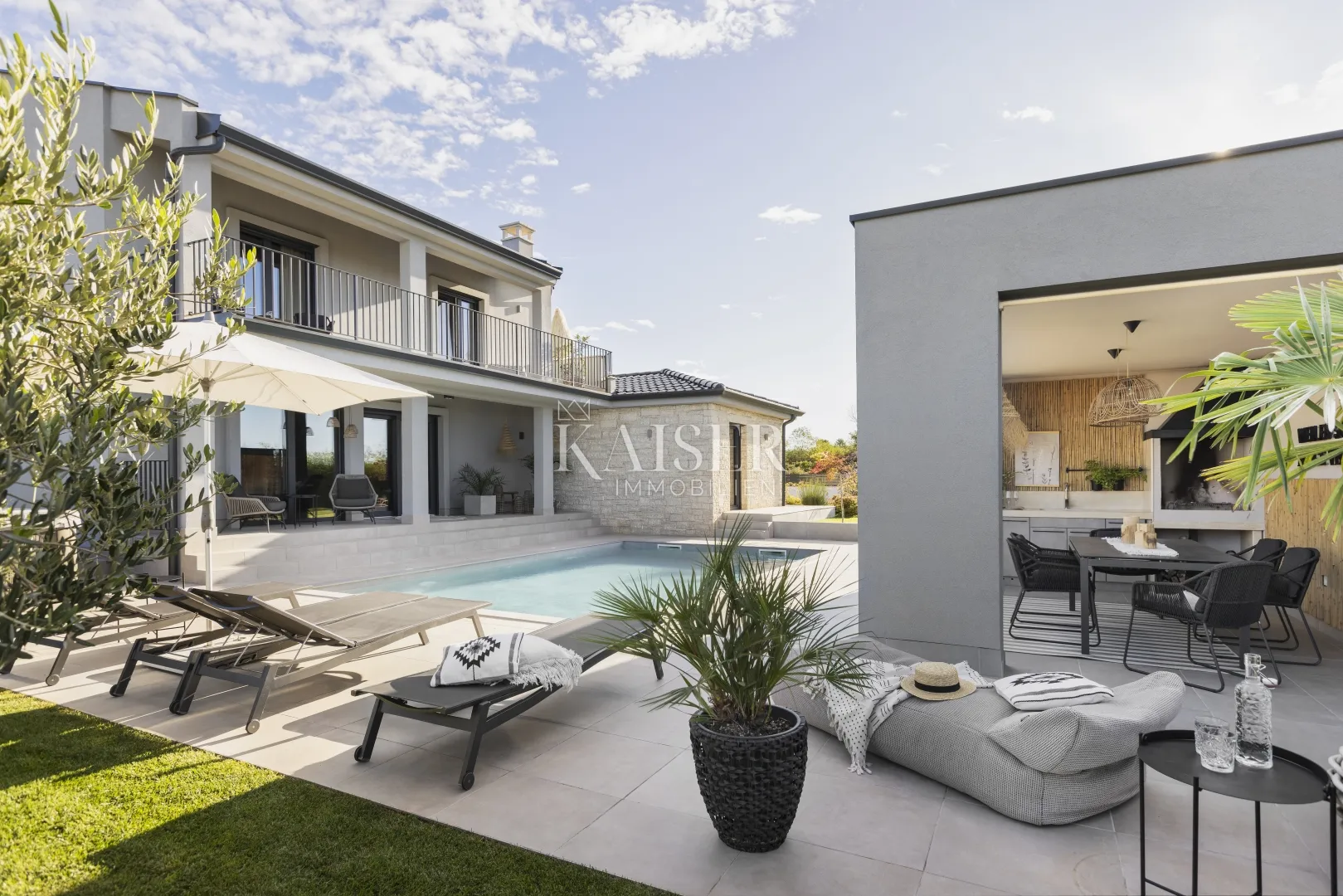 Istra - Poreč, luksuzna vila pogled more sa bazenom i saunom - cover