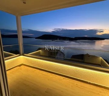 ŠIBENIK,ROGOZNICA - Dvosobni stan sa pogledom na more - cover