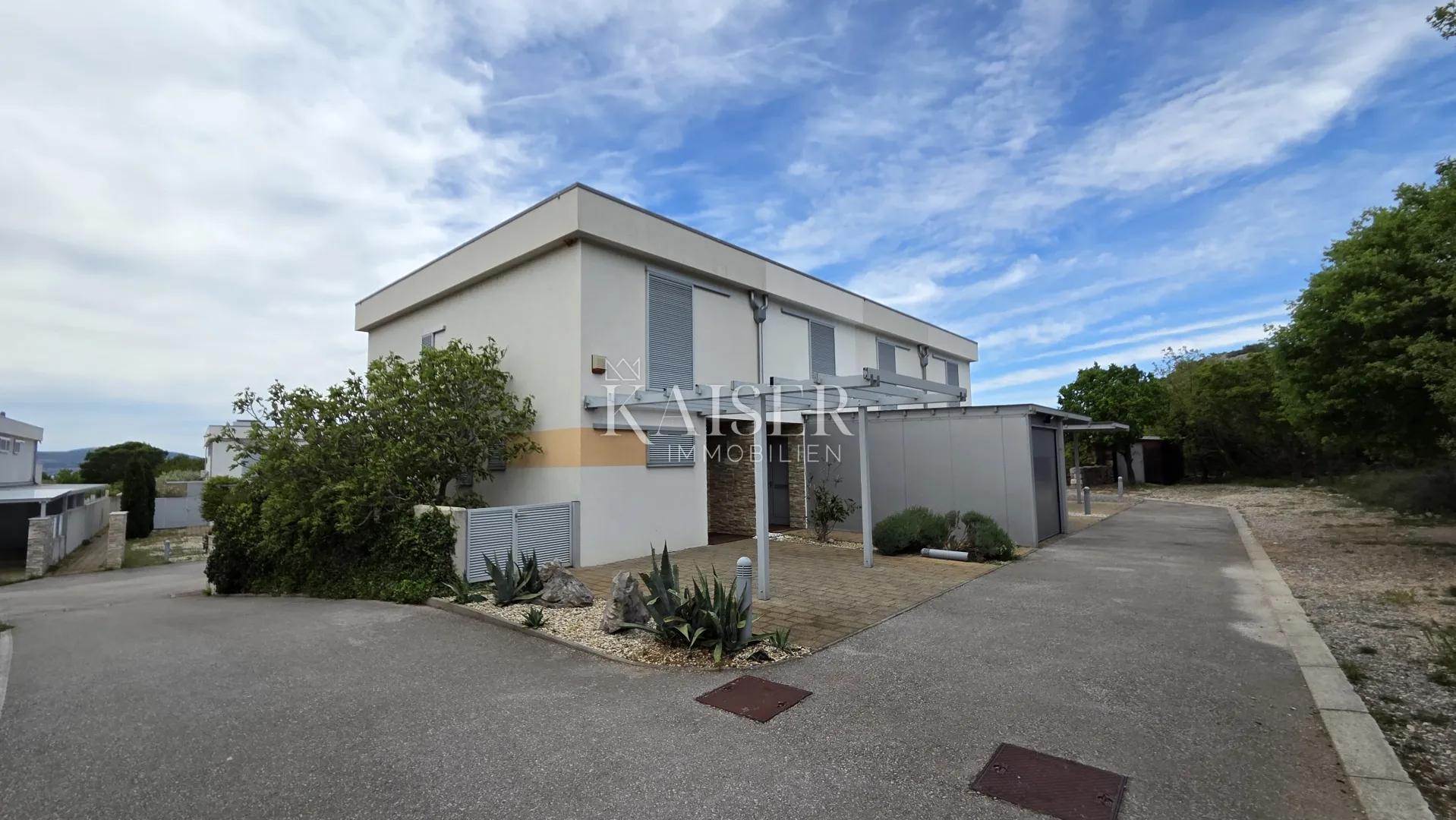 Novi Vinodolski, Smokvica - moderan stan u nizu 80 m od mora - cover