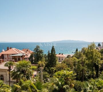Opatija, vila, dvoetažni stan u centru blizu mora s pogledom - cover