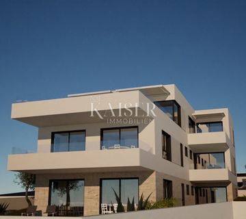 Otok Pag, Novalja -Građevinsko zemljište s pogledom na more i projektom - cover