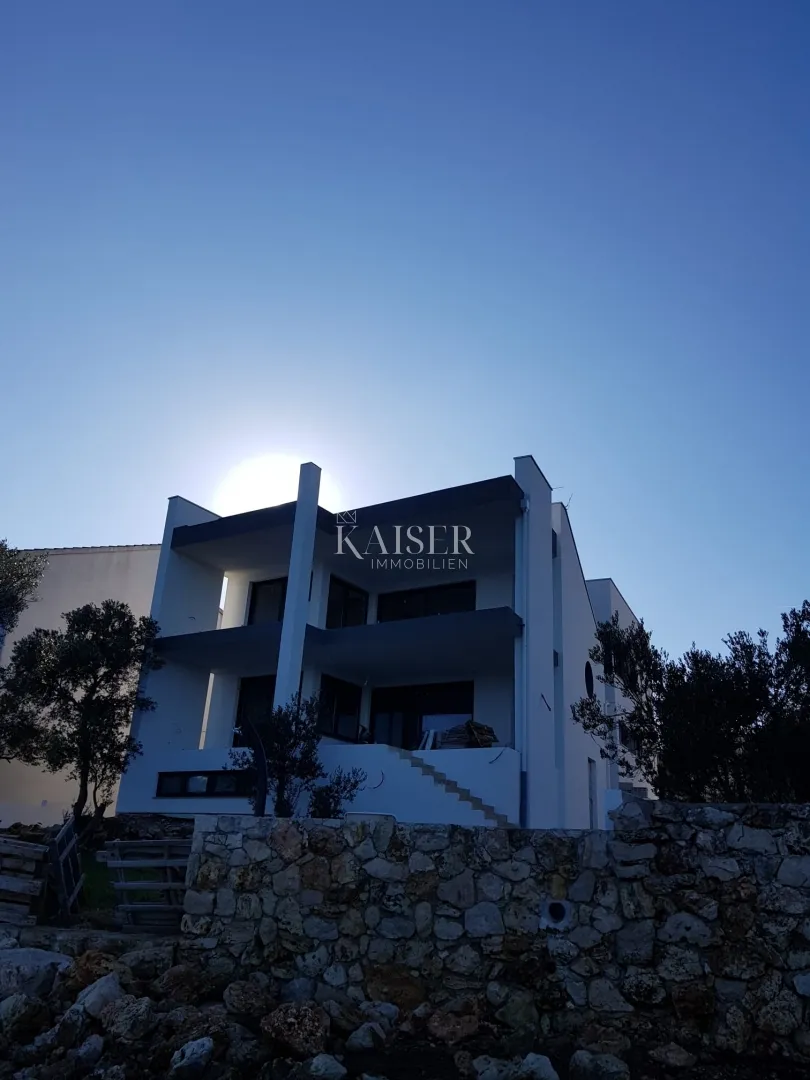 Otok Pašman, Tkon- Vila s krovnom terasom u 1. redu do mora  - cover